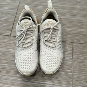 Nike Air 270 women size 9.5